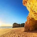 Amazing Carvoeiro 4 Bedrooms Jasmin Walking Distance Villa *